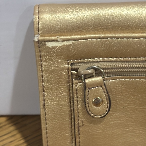 Aigner Gold Metalic Wallet - Picture 4 of 8
